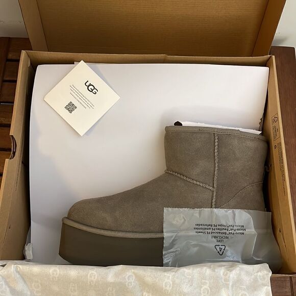 UGG Classic Mini Platform Boots Smoke Plume USA Women Size 10/UK 8/EU 41 - Picture 15 of 16